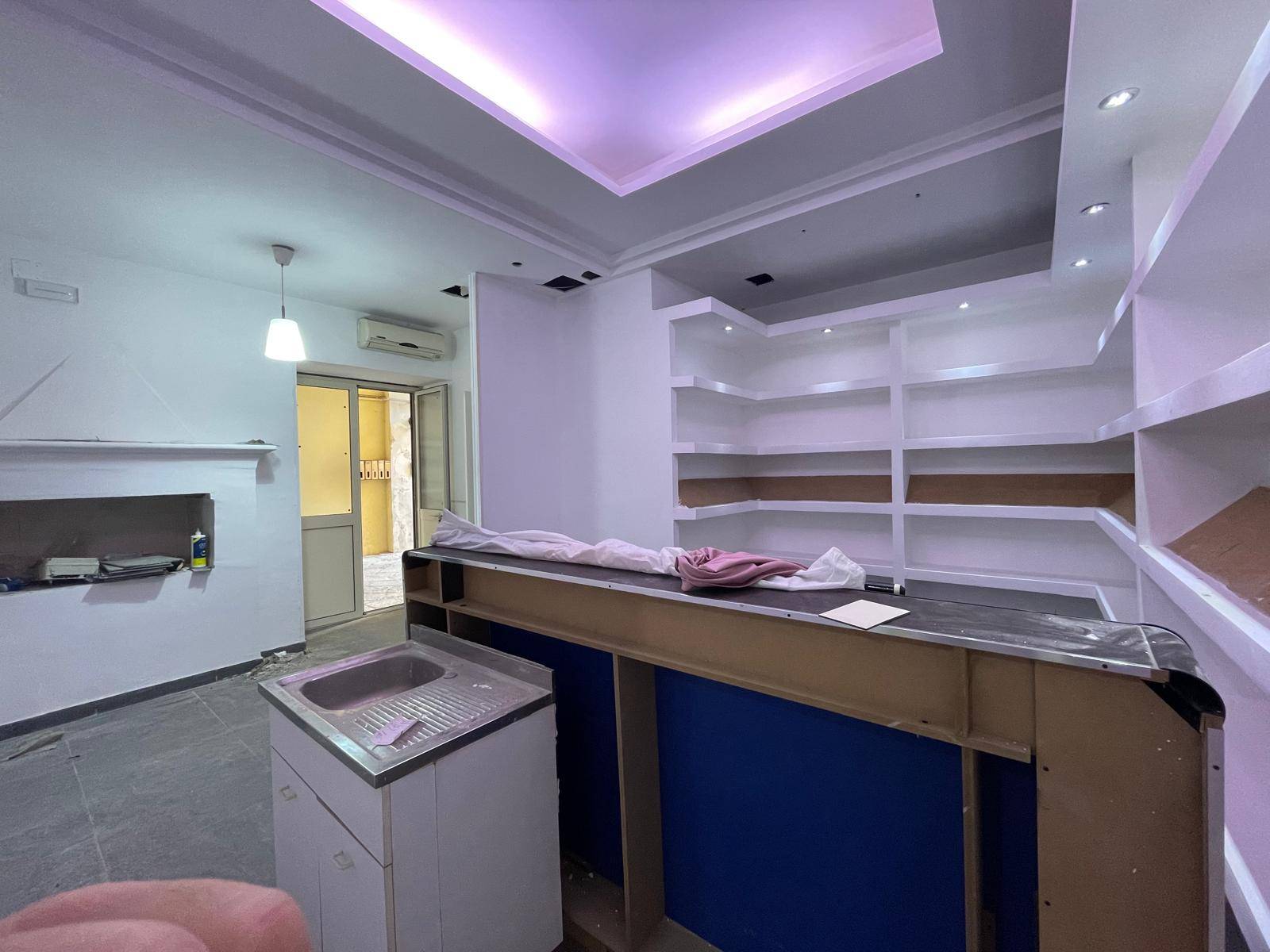 Negozio in affitto a Caserta, Centro