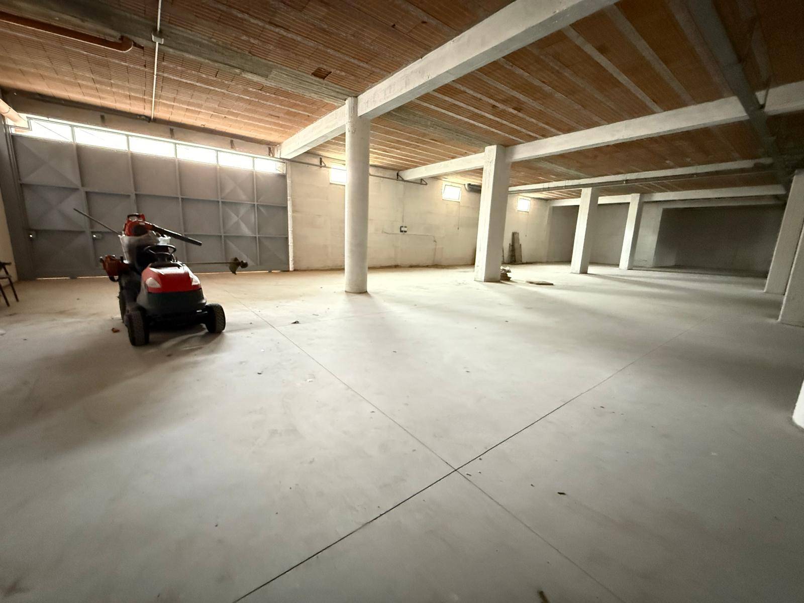 Deposito/Magazzino in affitto a Maddaloni