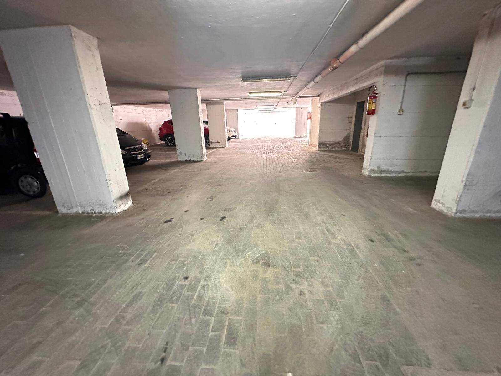 Posto auto in vendita a Caserta, Caserta Ferrarecce