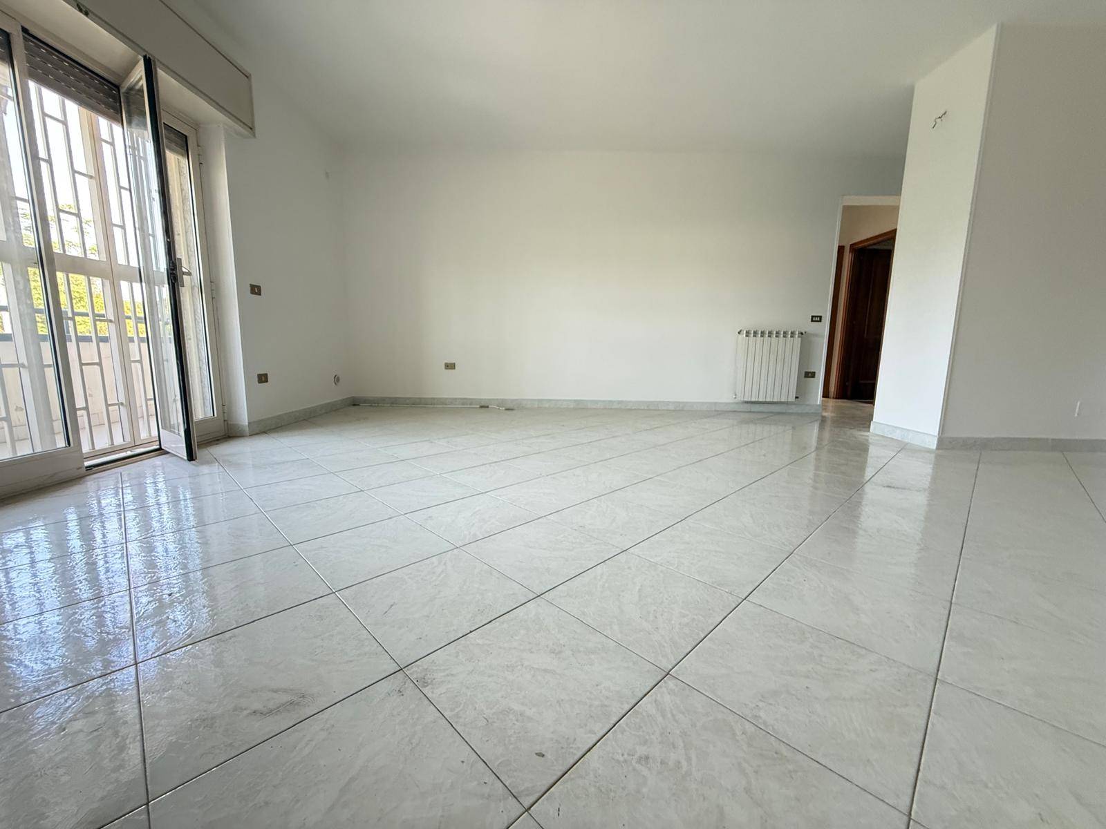 Appartamento in vendita a Caserta, Falciano