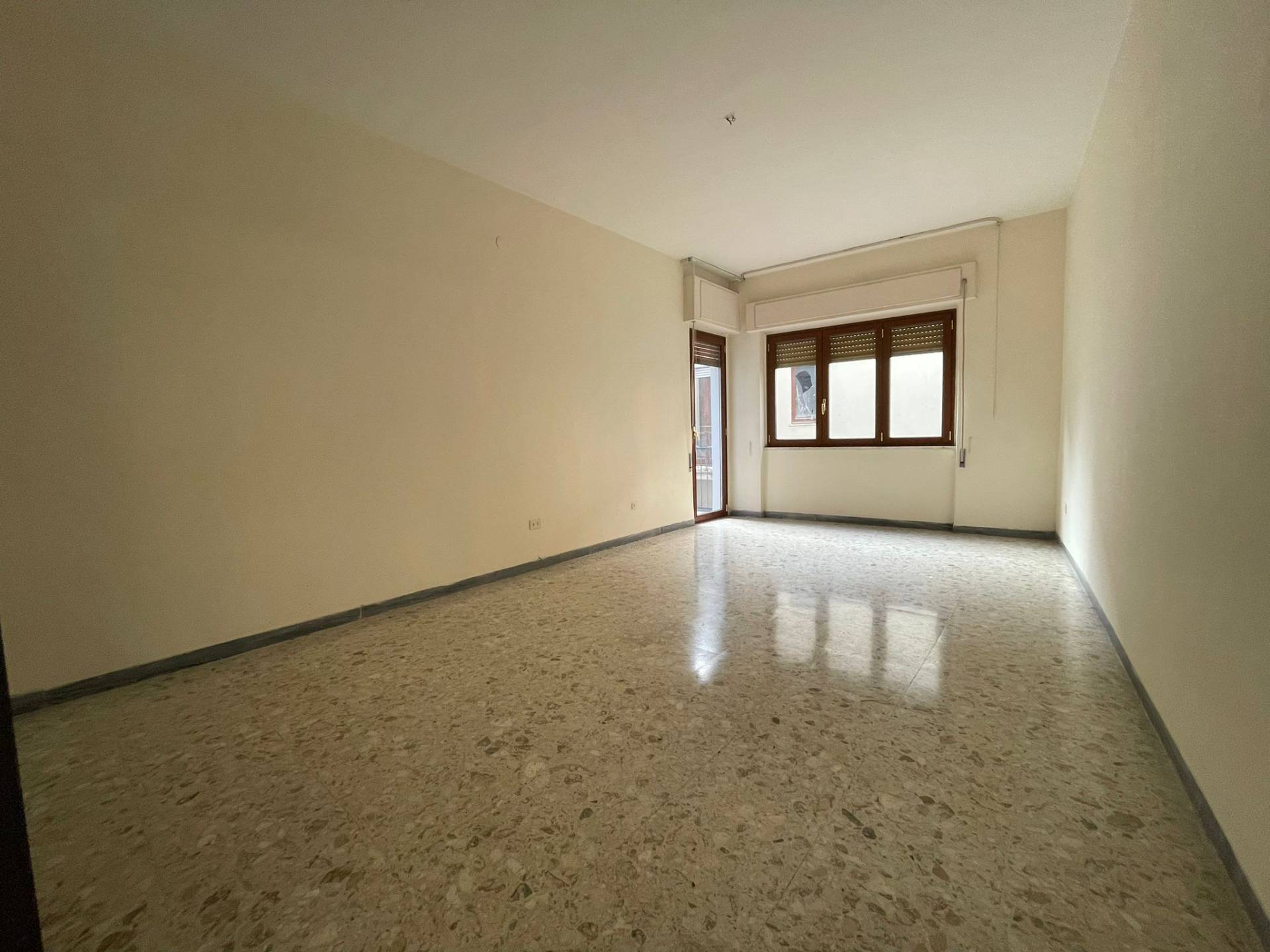 Ufficio/studio in affitto a Caserta, Centro