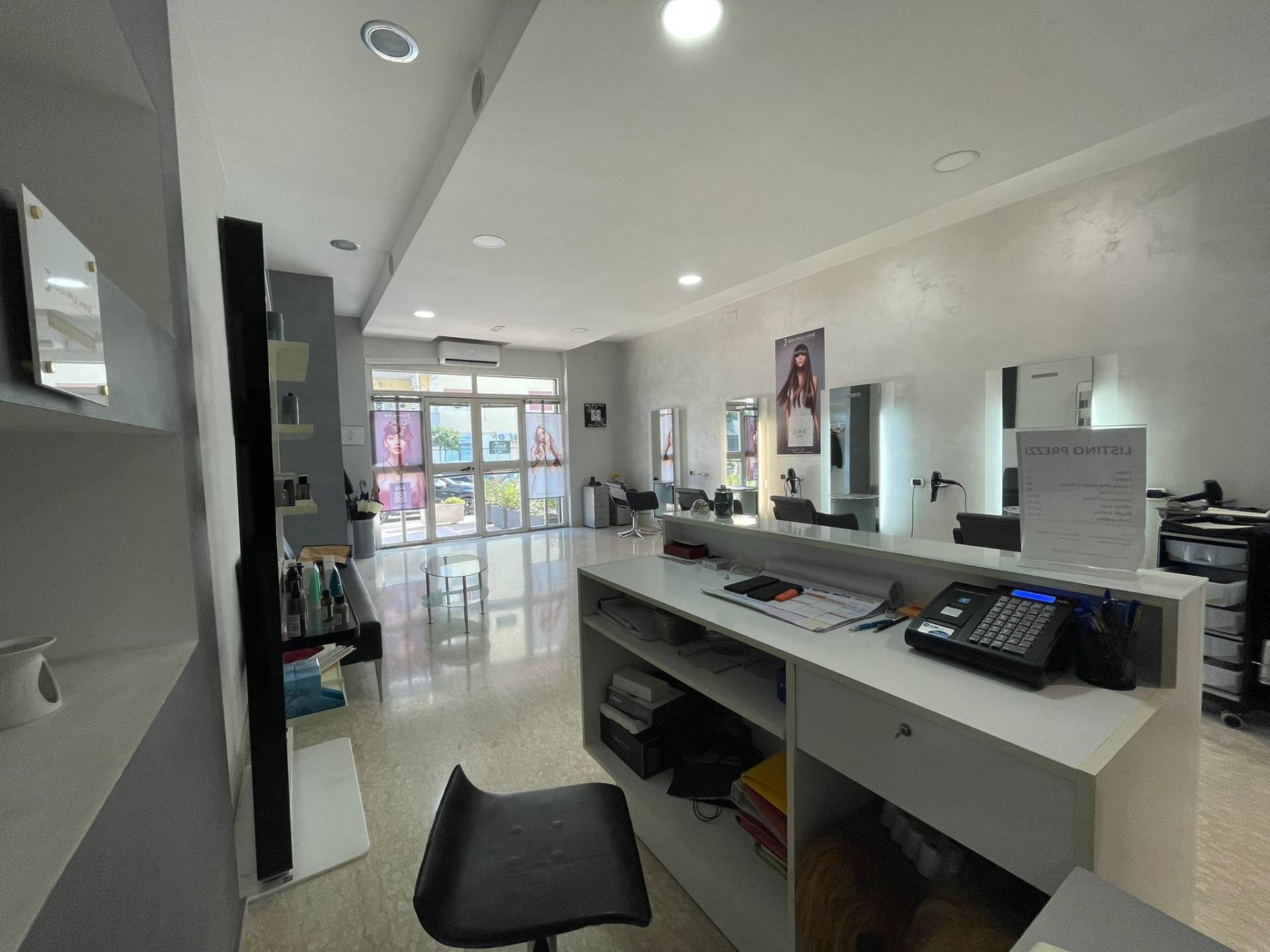 Negozio in affitto a San Nicola la Strada