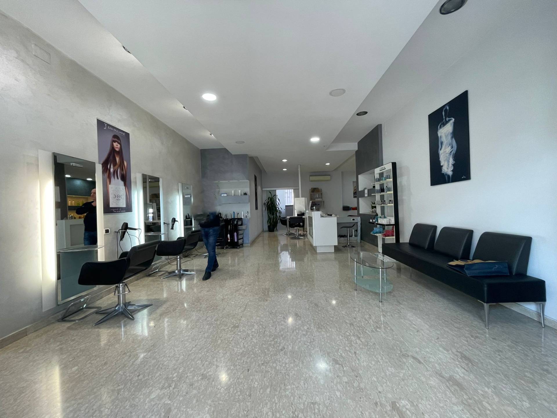 Negozio in affitto a San Nicola la Strada