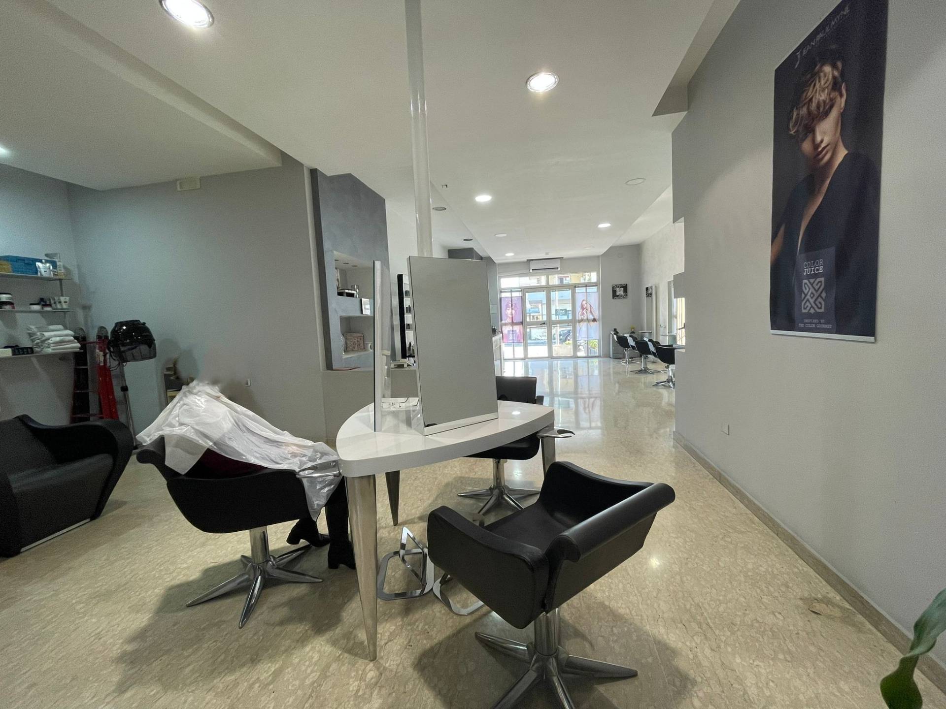 Negozio in affitto a San Nicola la Strada