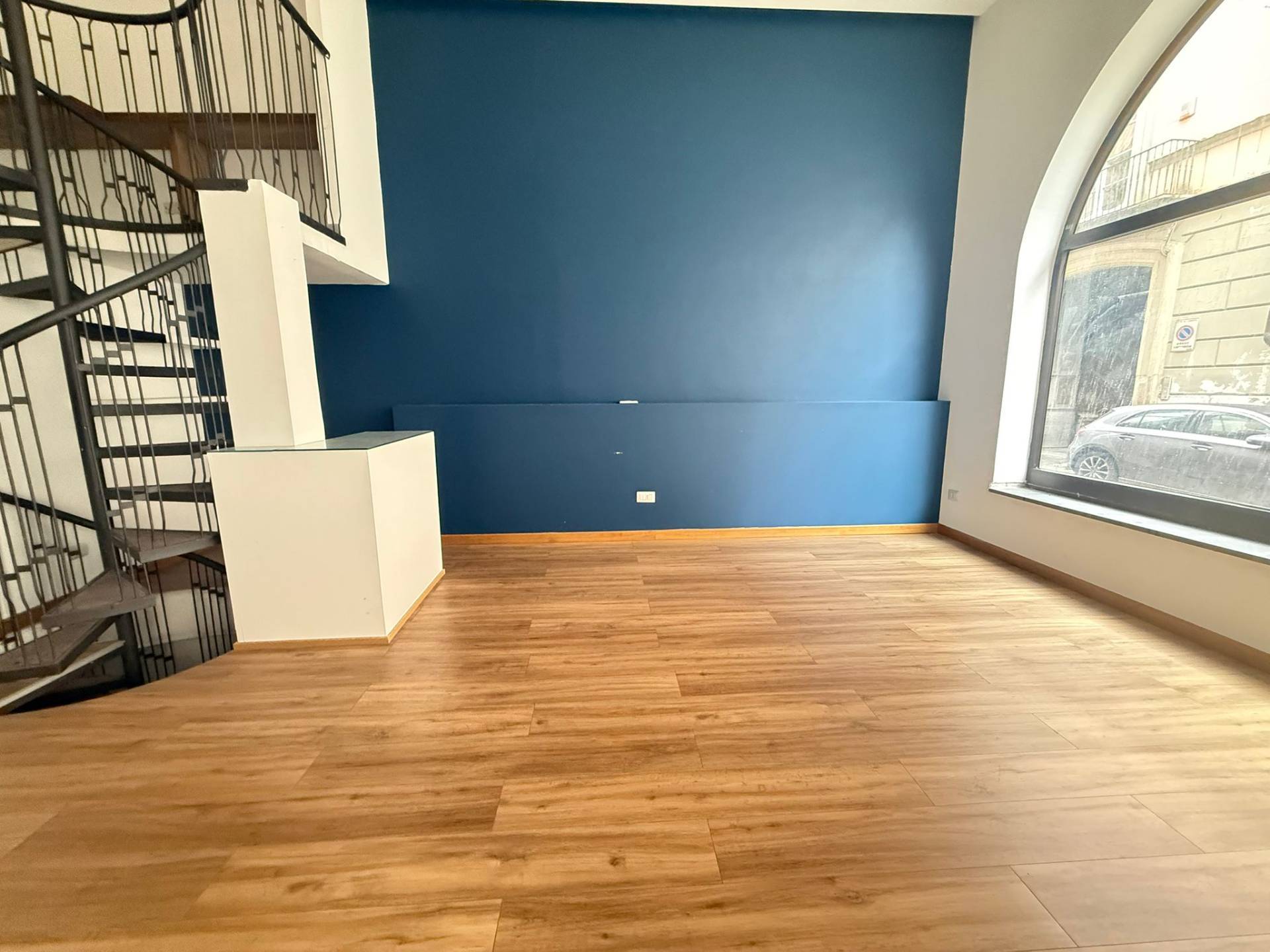 Negozio in affitto a Caserta, Centro