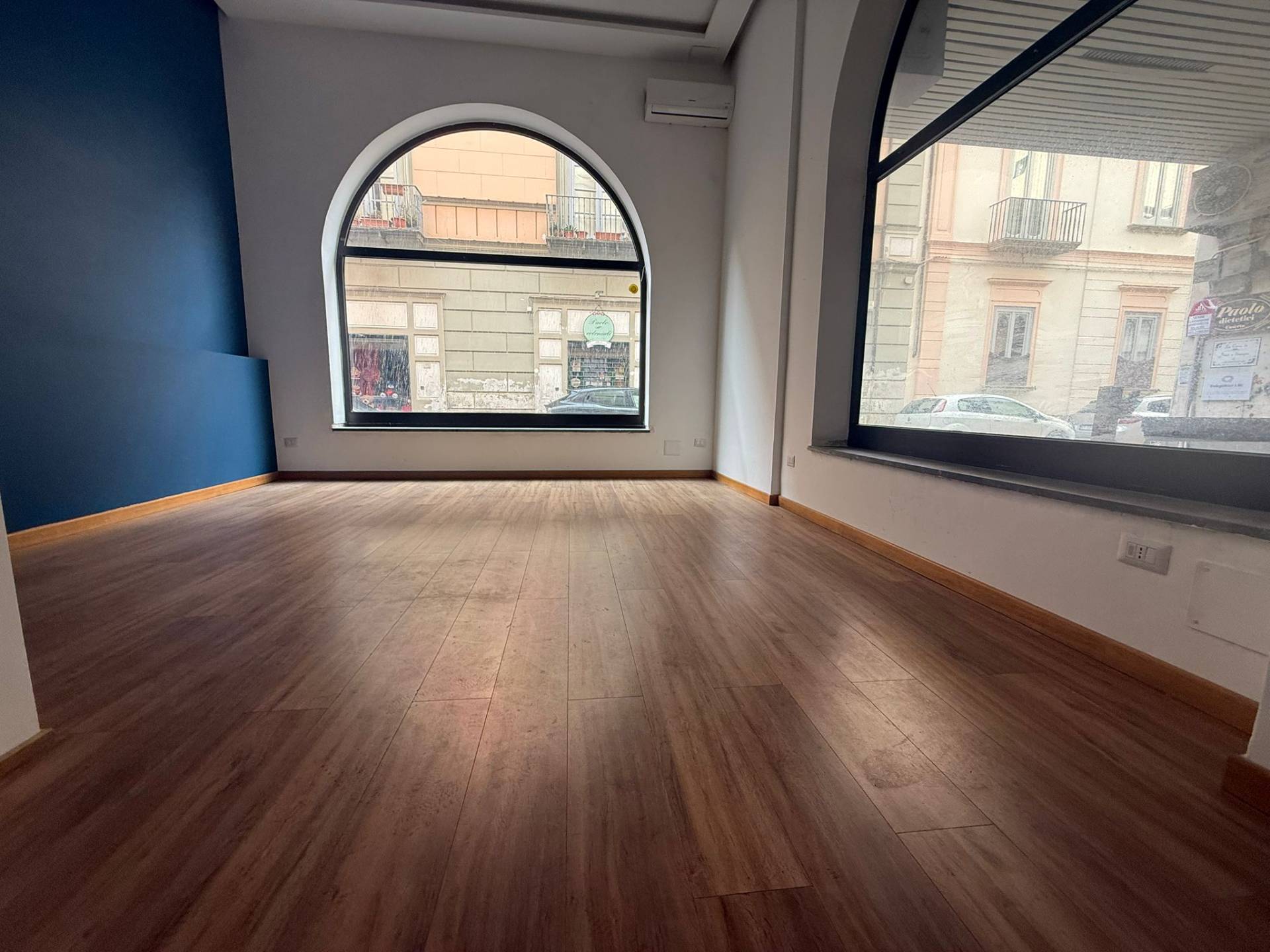 Negozio in affitto a Caserta, Centro