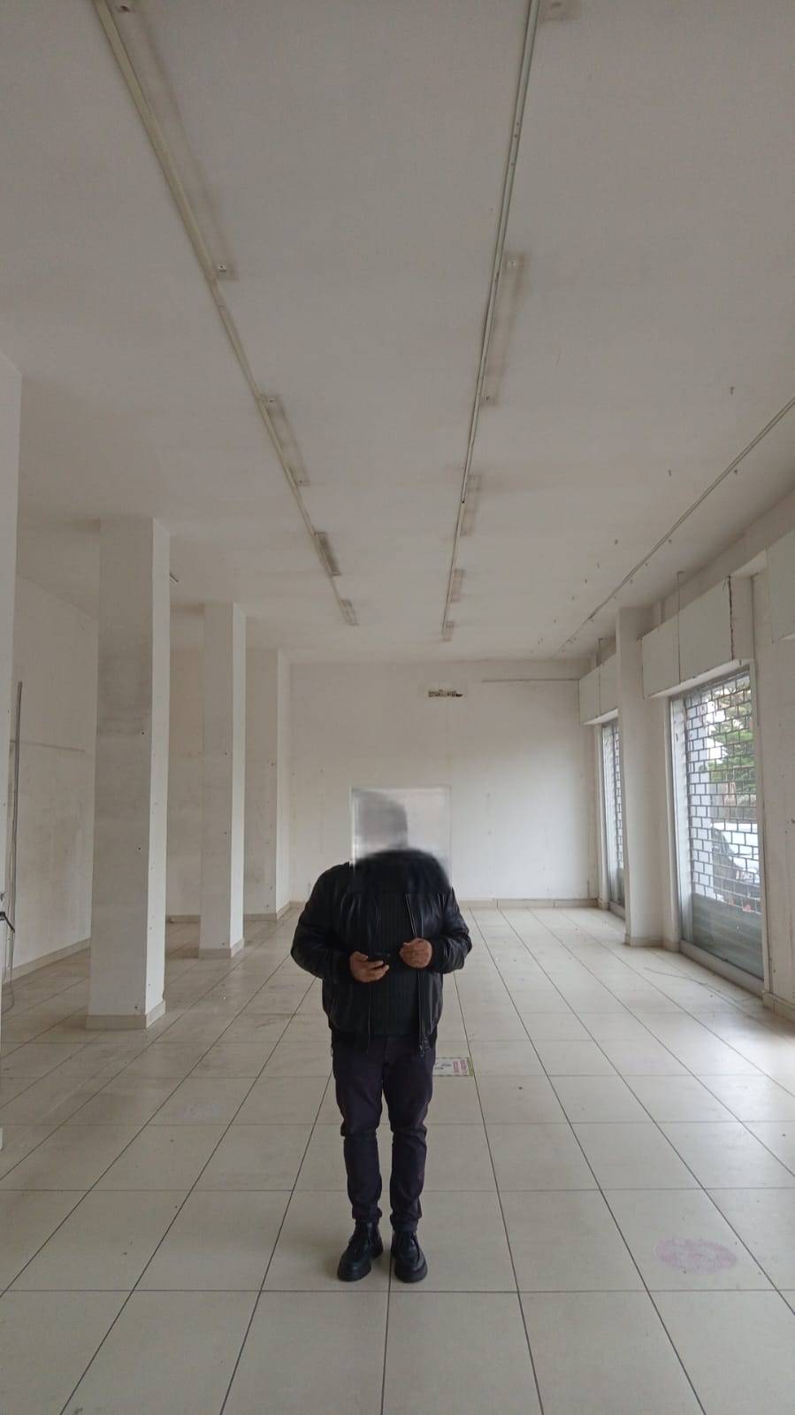 Negozio in affitto a Caserta, Lincoln