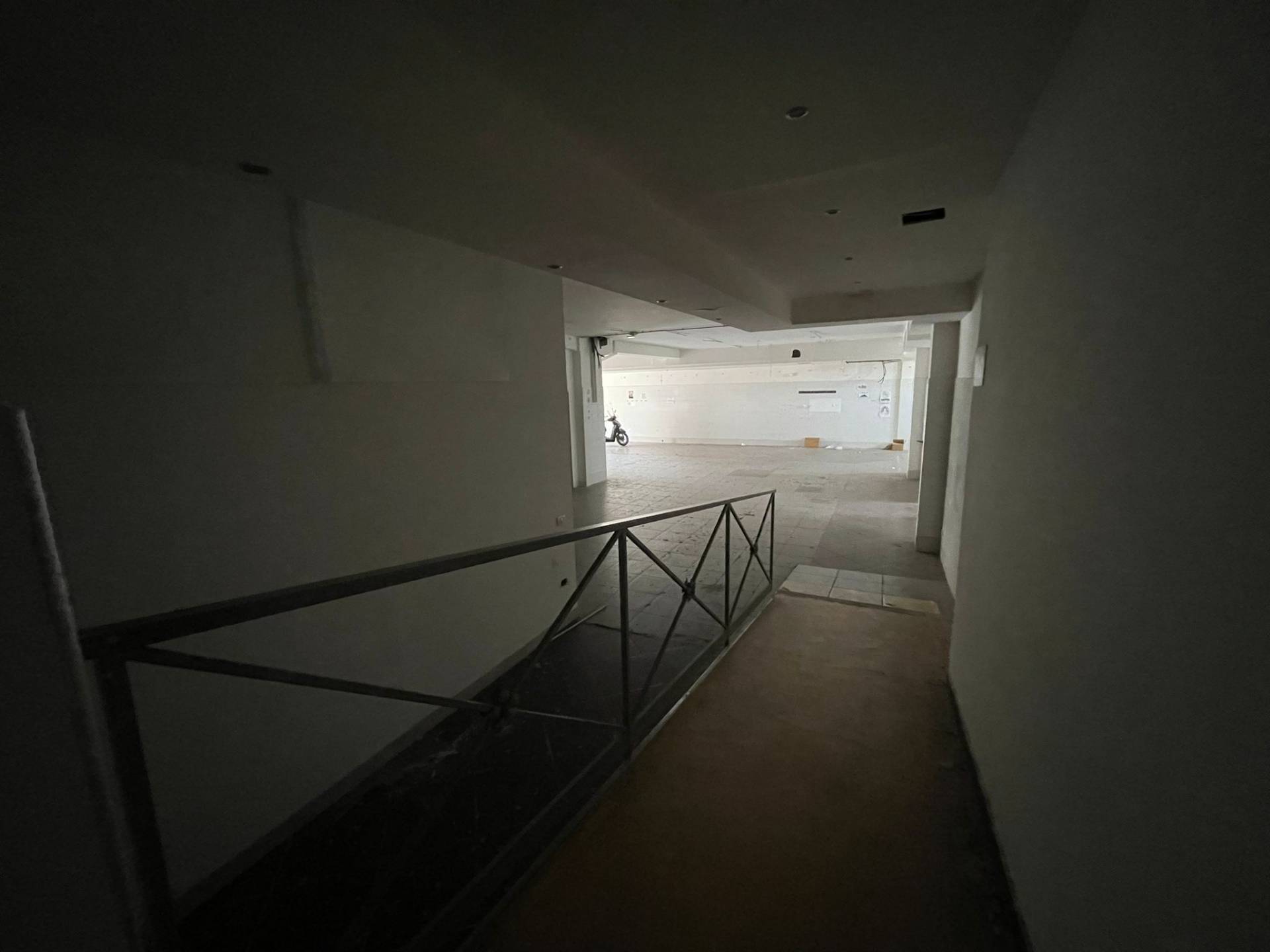 Negozio in affitto a Maddaloni