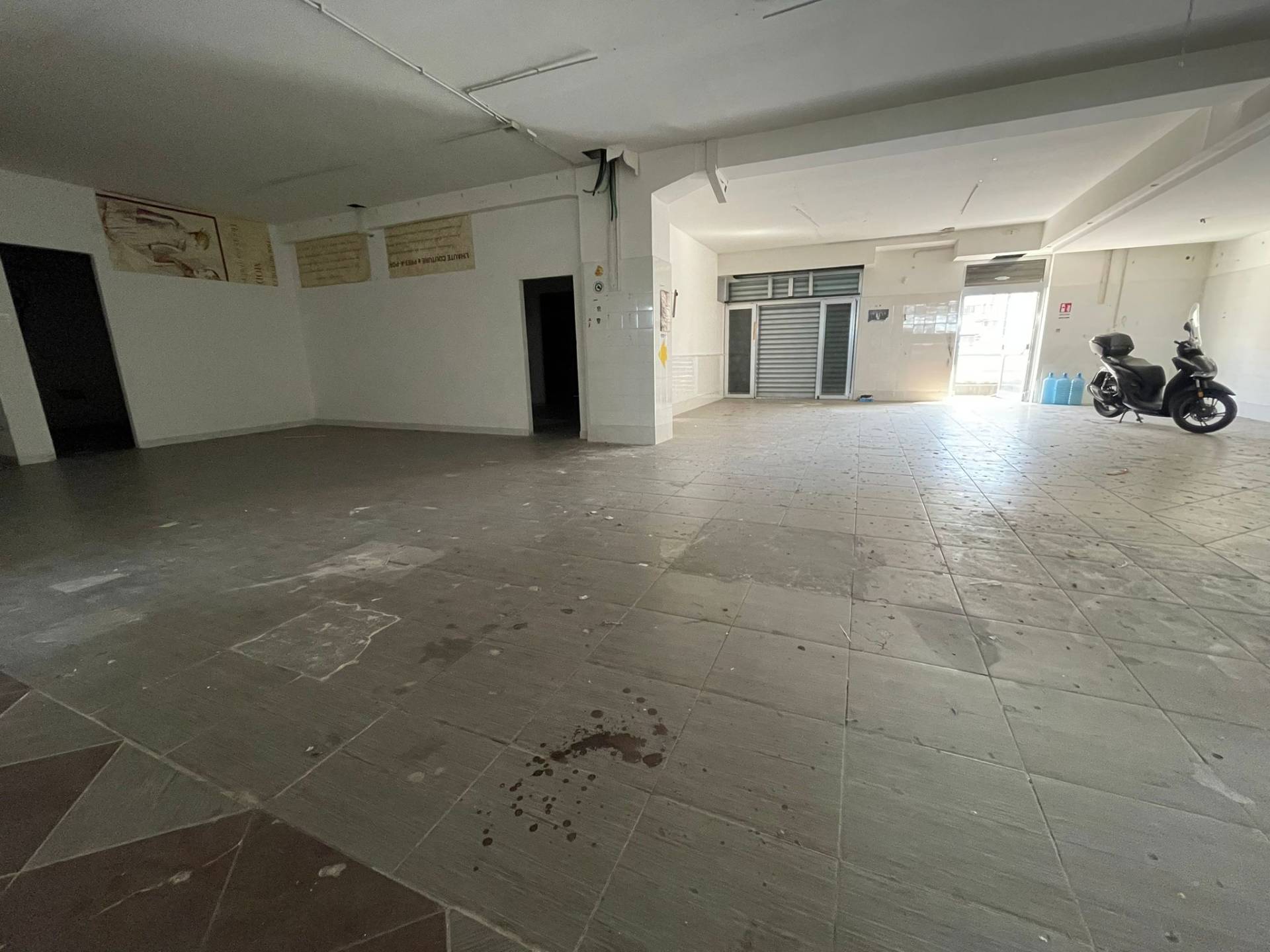 Negozio in affitto a Maddaloni