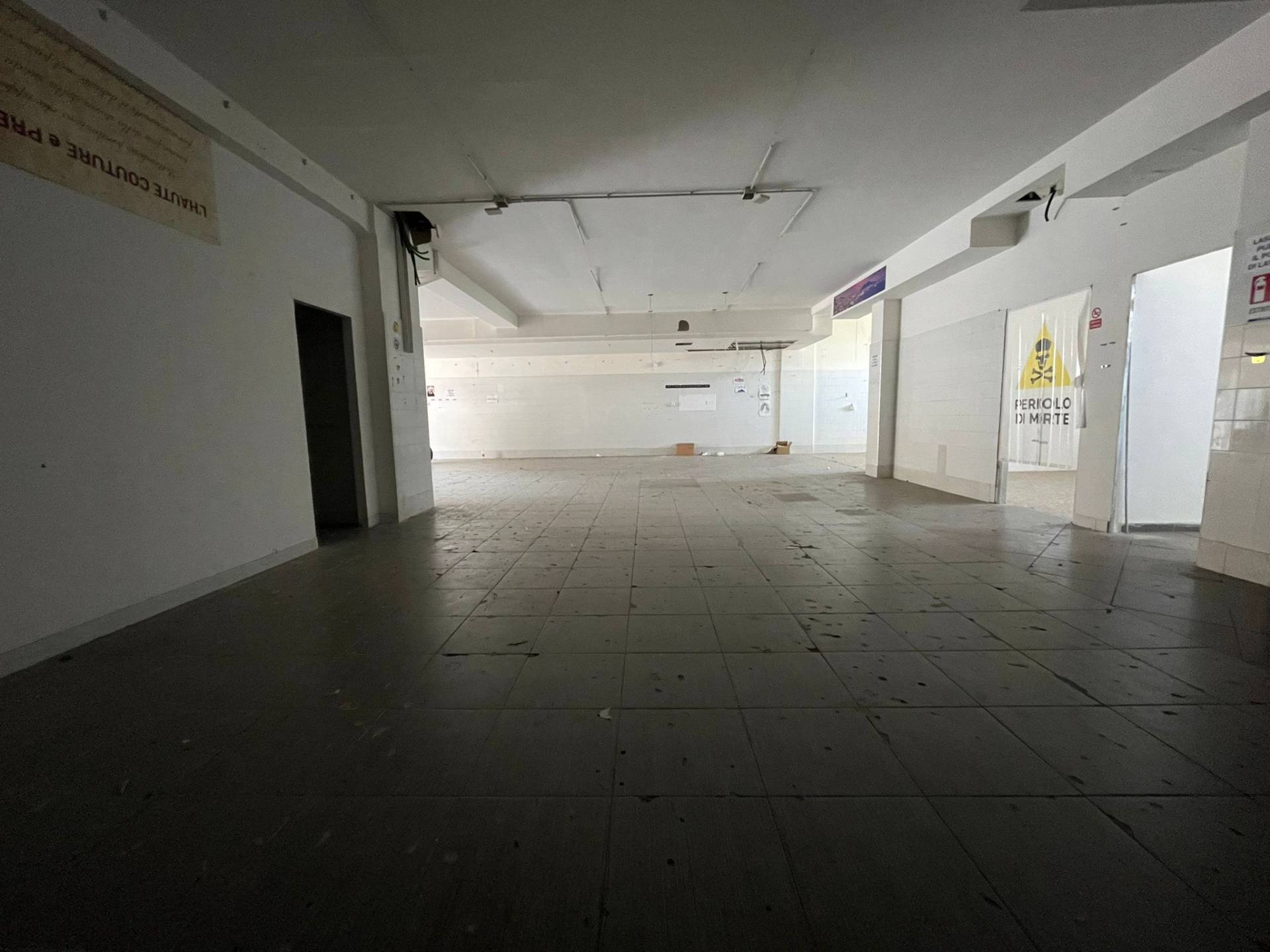 Negozio in affitto a Maddaloni