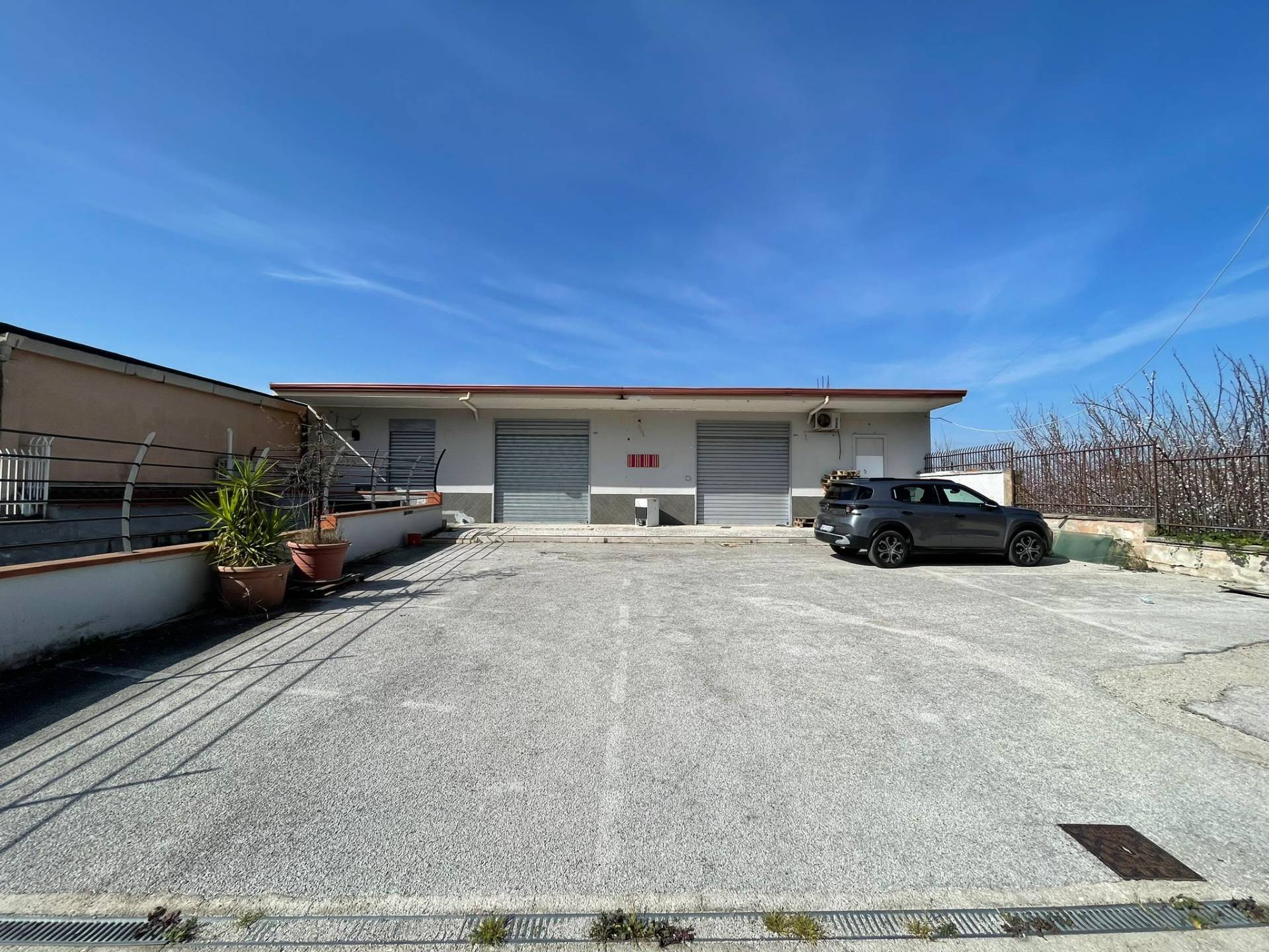 Negozio in affitto a Maddaloni