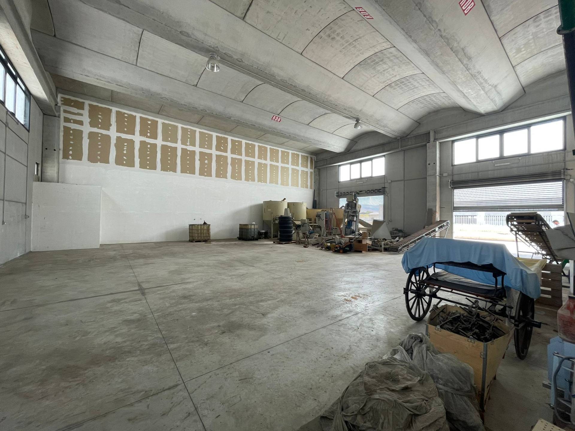 Capannone industriale in affitto a Maddaloni