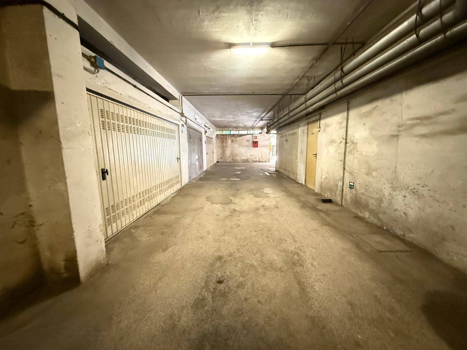 Box - Garage in vendita a Caserta, Caserta Ferrarecce