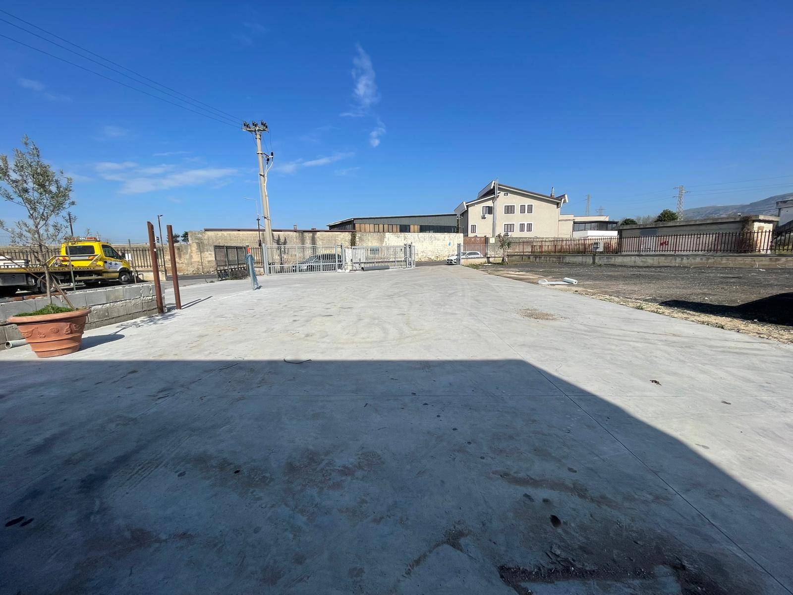 Negozio in affitto a Maddaloni