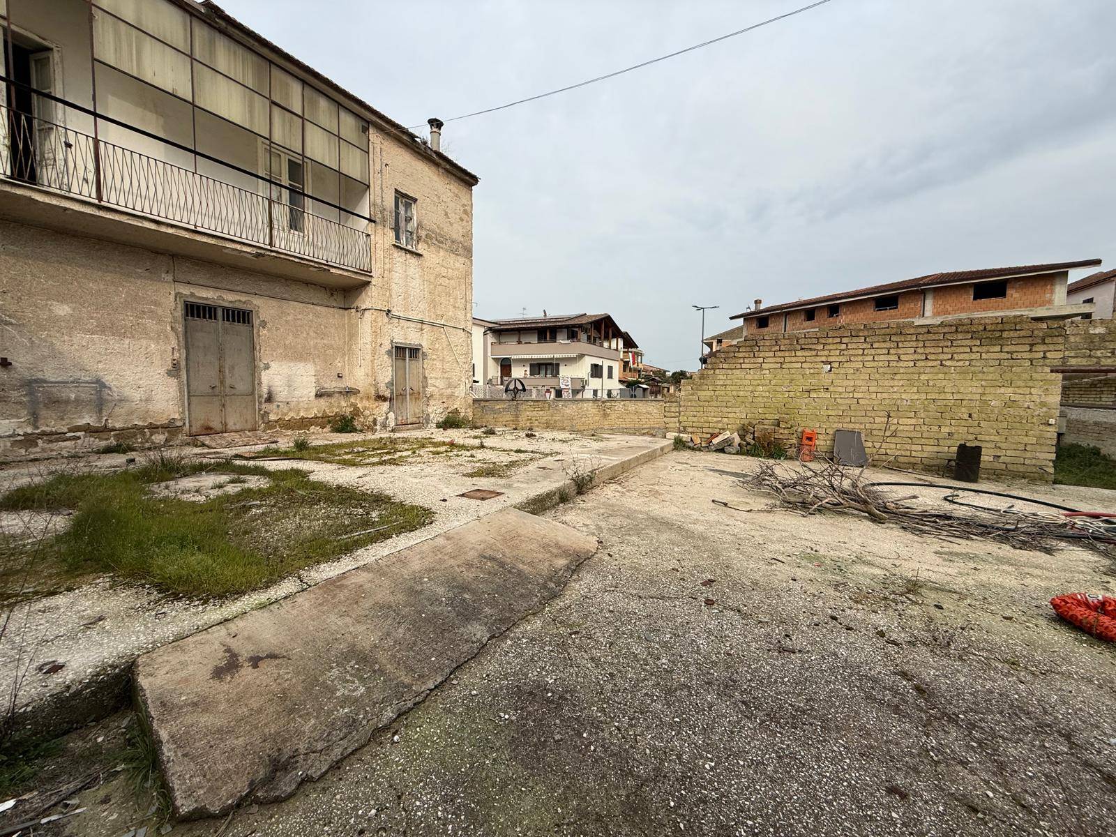 Casa indipendente in vendita a Villa di Briano