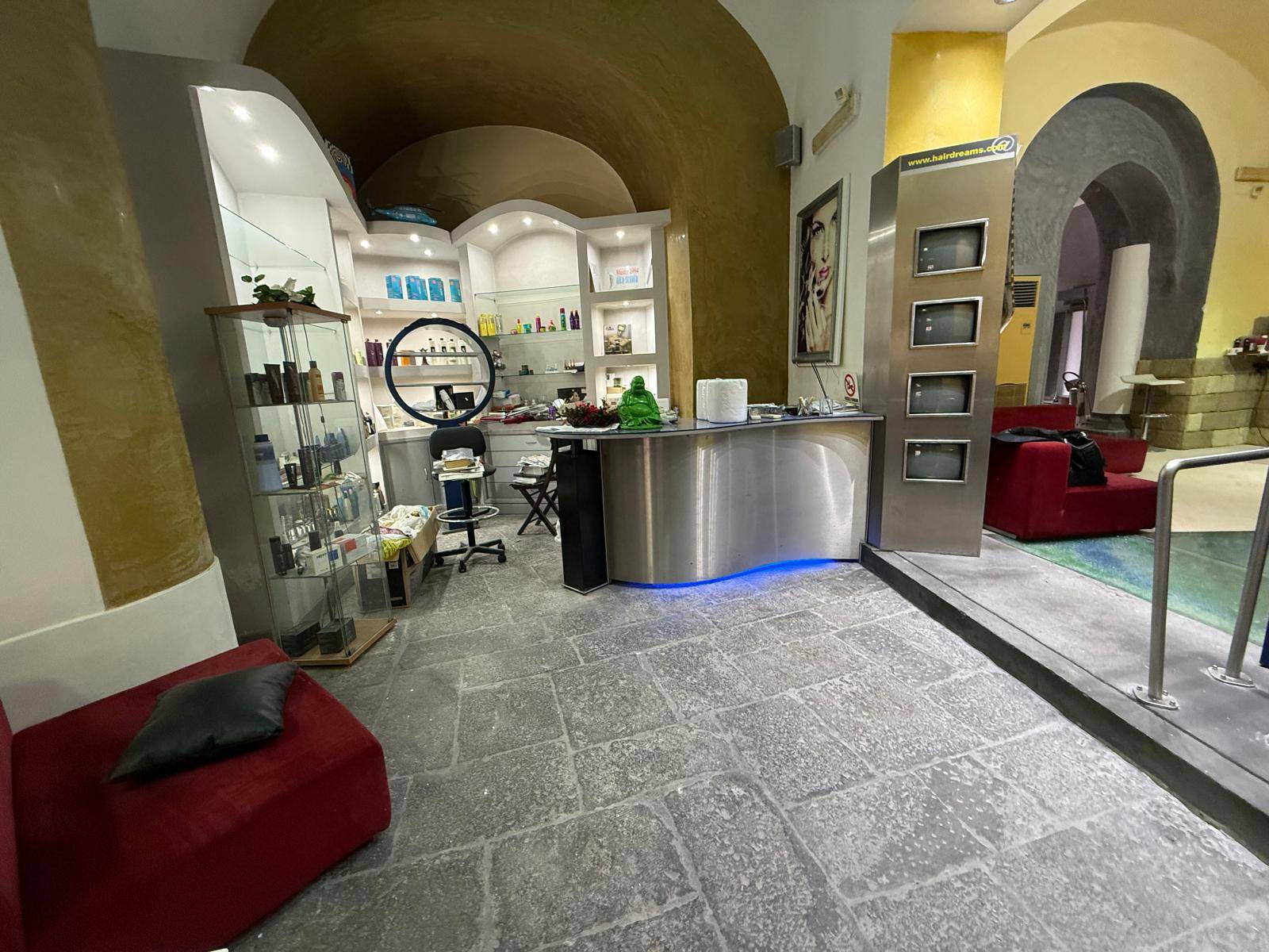 Negozio in affitto a San Nicola la Strada