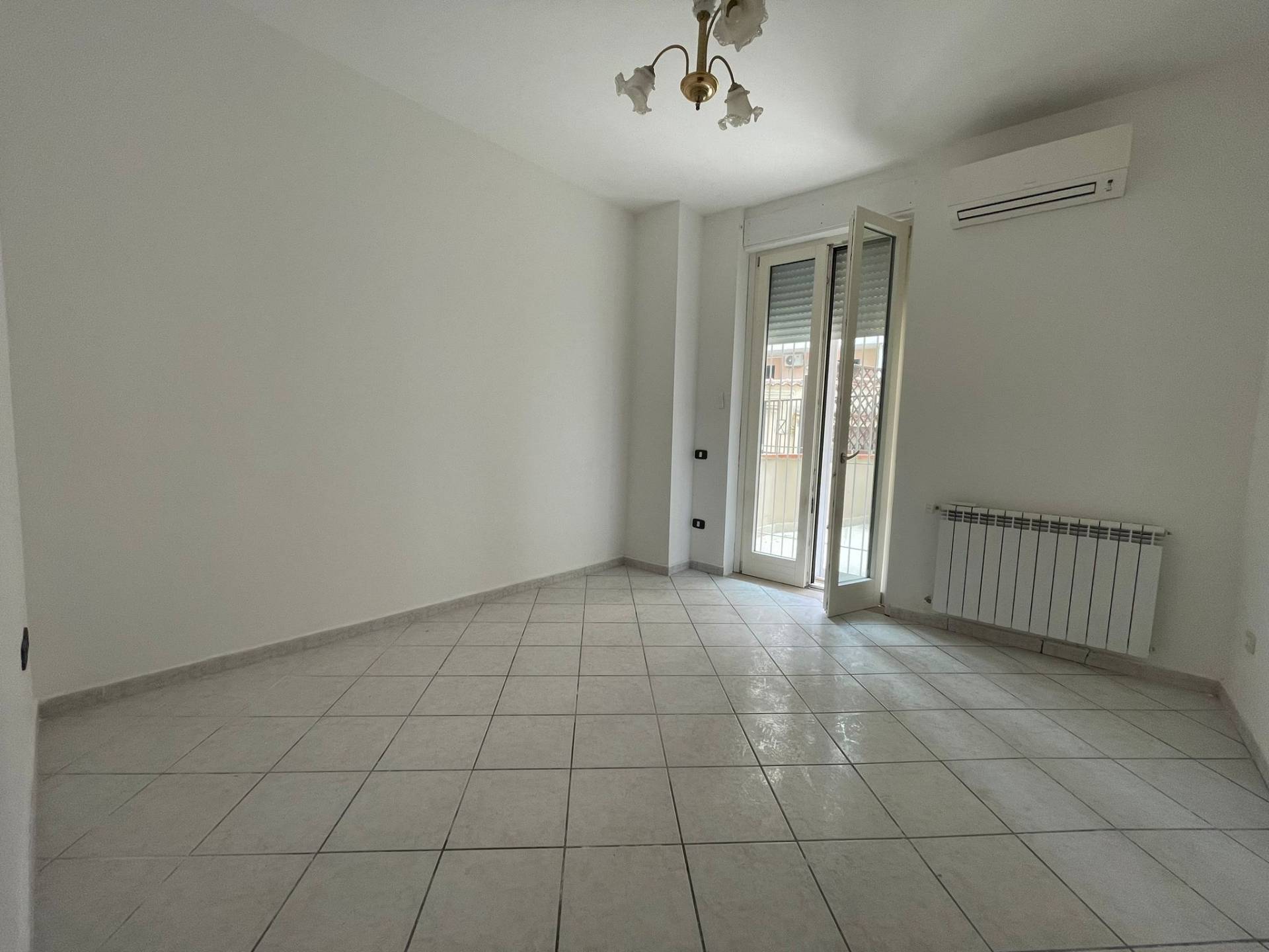 Appartamento in affitto a Caserta, Tredici