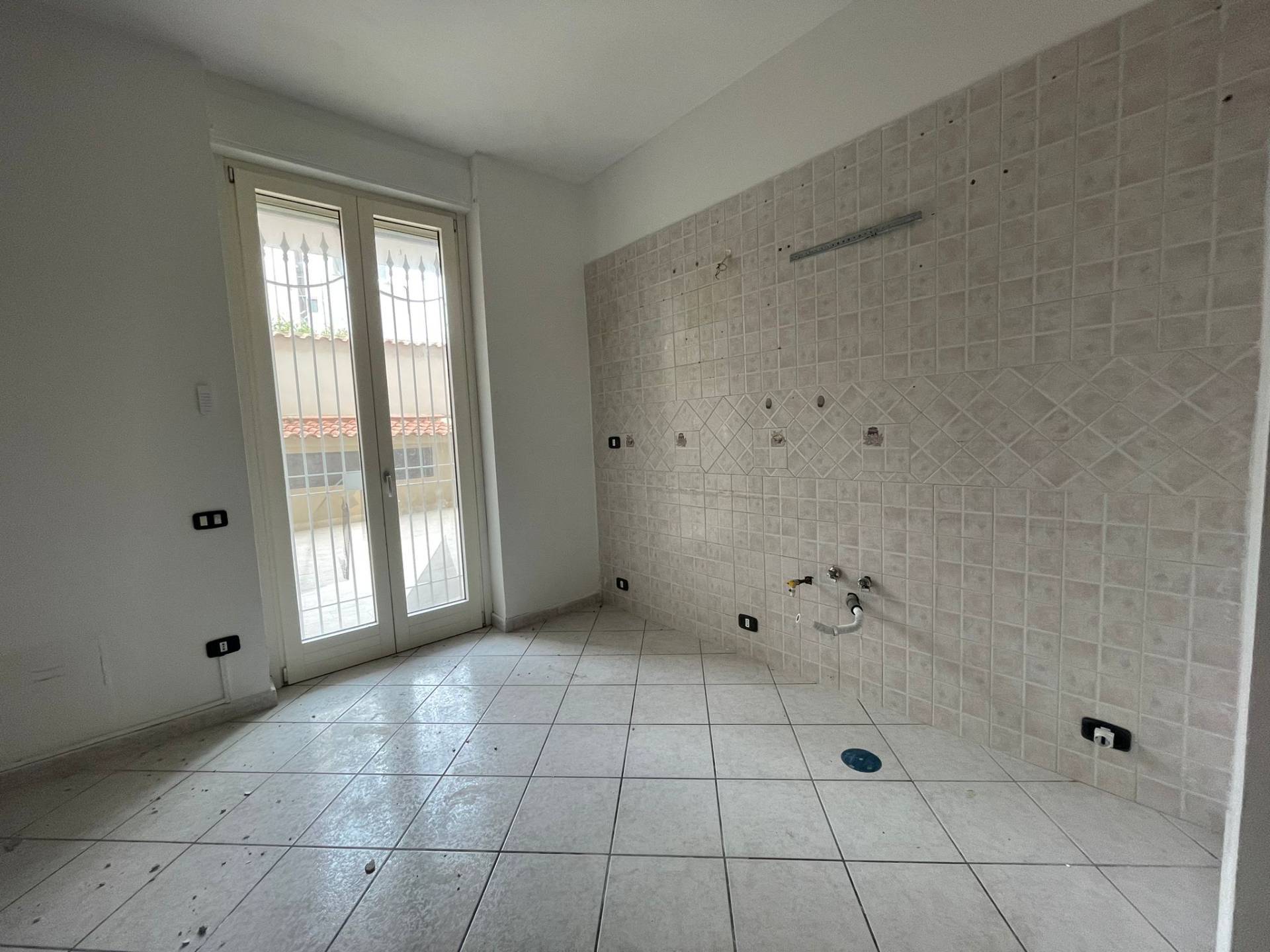 Appartamento in affitto a Caserta, Tredici
