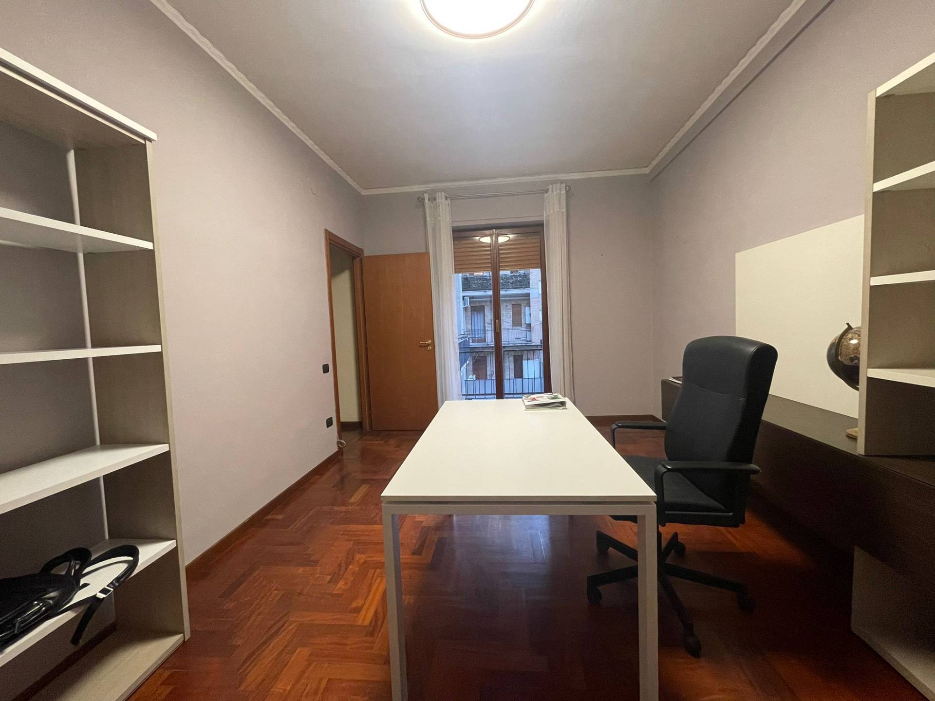 Ufficio/studio in affitto a Caserta, Centro