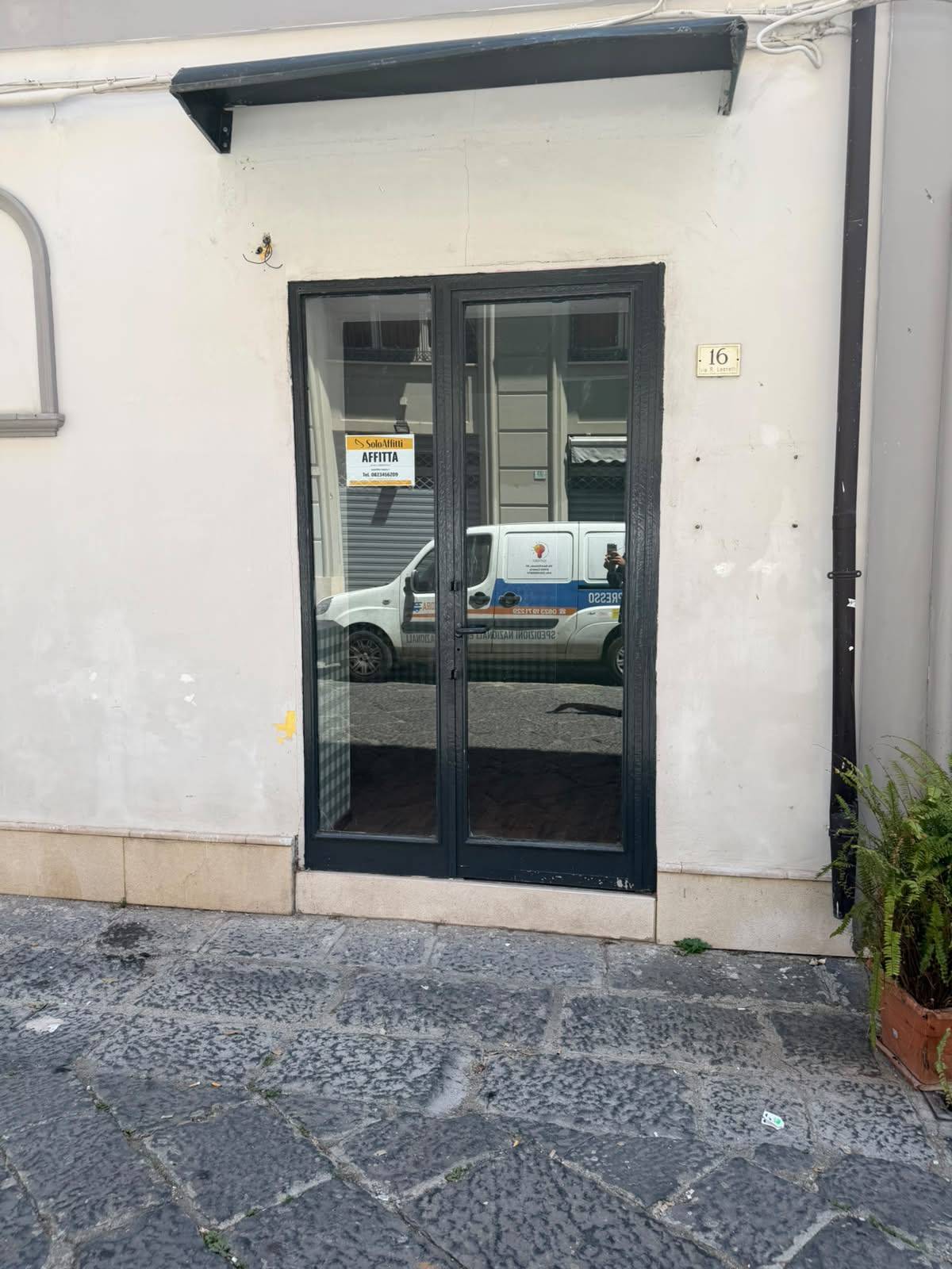 Negozio in affitto a Caserta, Centro