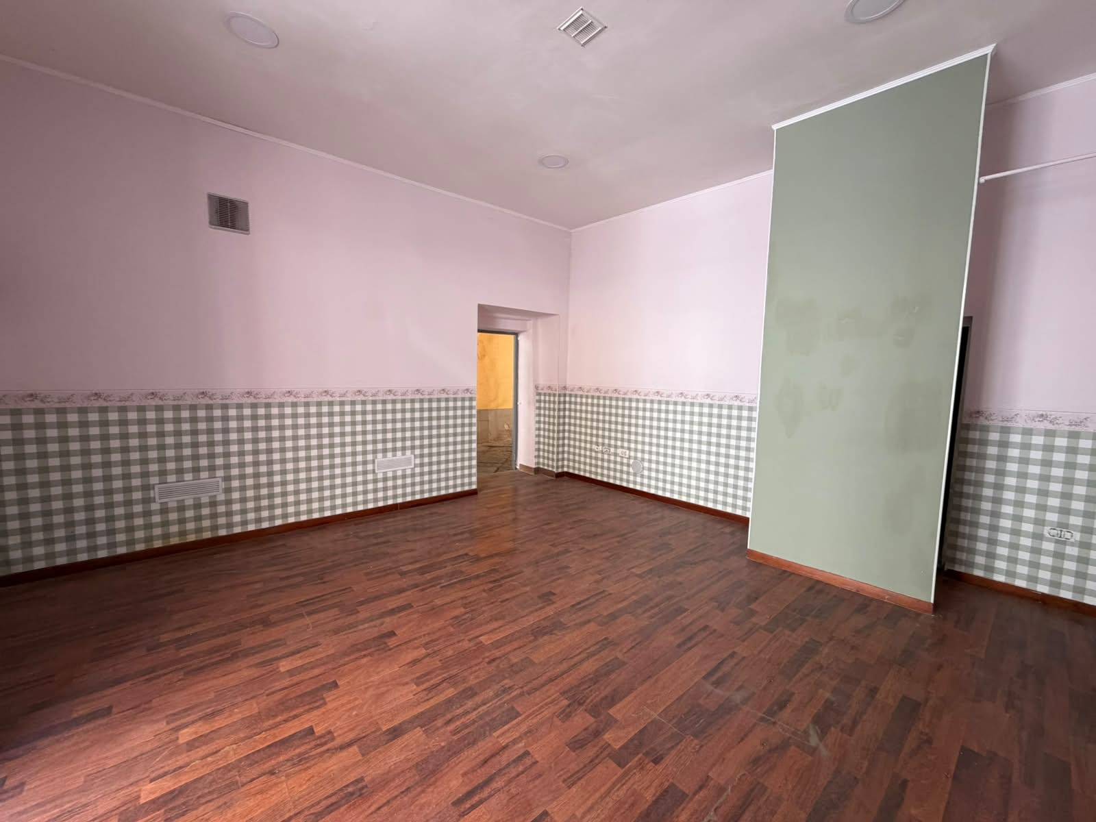 Negozio in affitto a Caserta, Centro