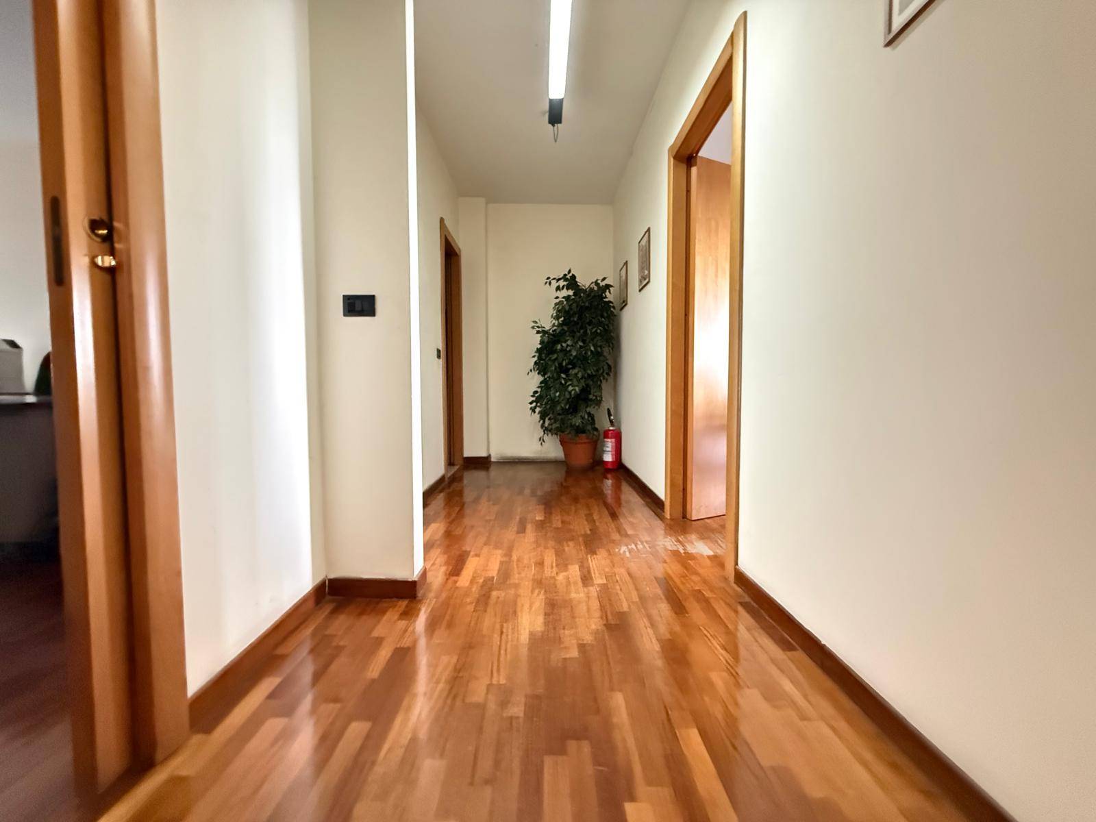 Ufficio/studio in vendita a Caserta, Caserta Ferrarecce