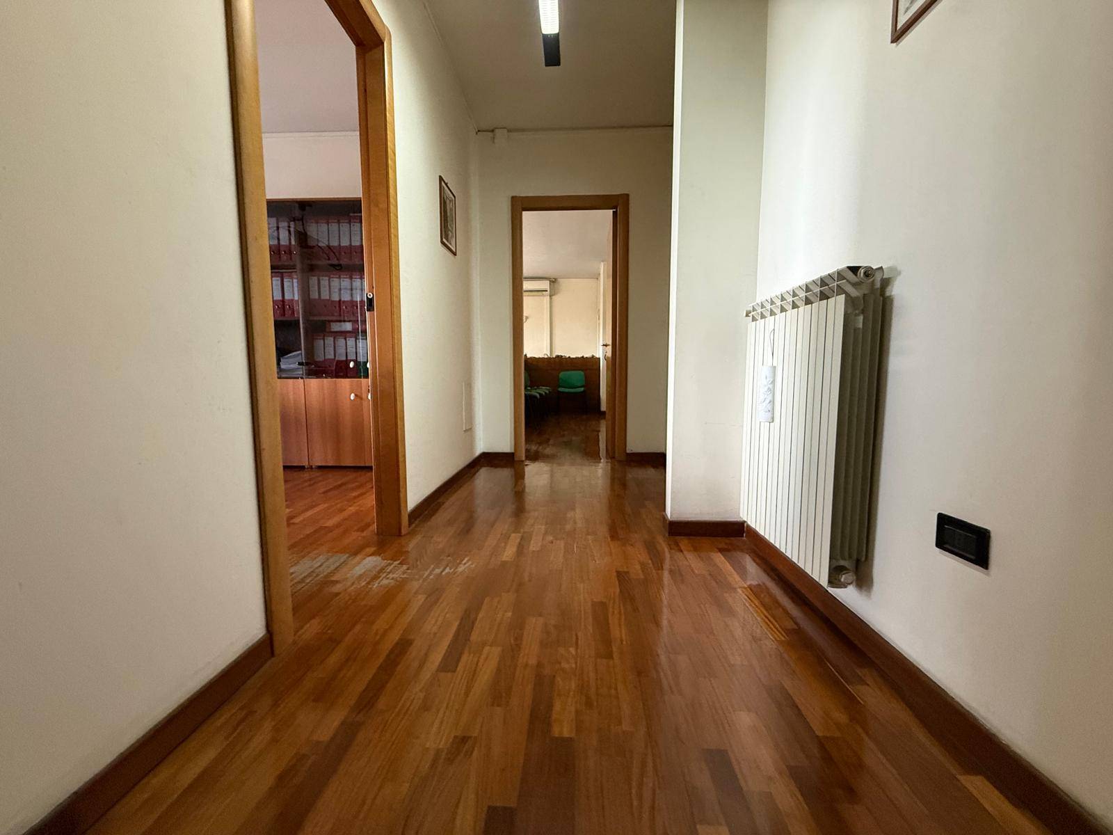 Ufficio/studio in vendita a Caserta, Caserta Ferrarecce