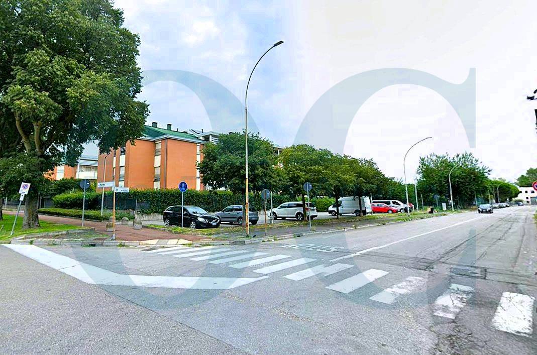 Box o garage in vendita a Trezzano sul Naviglio