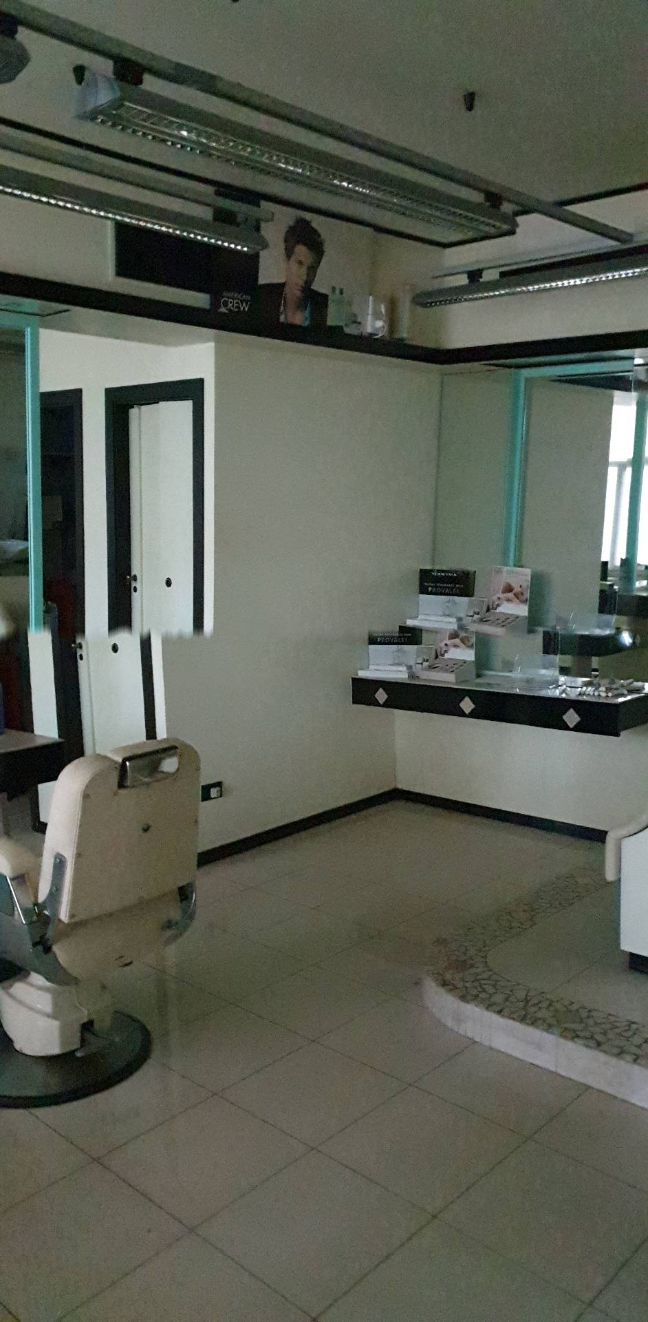 Locale commerciale in vendita a Ascoli Piceno, Campo Parignano