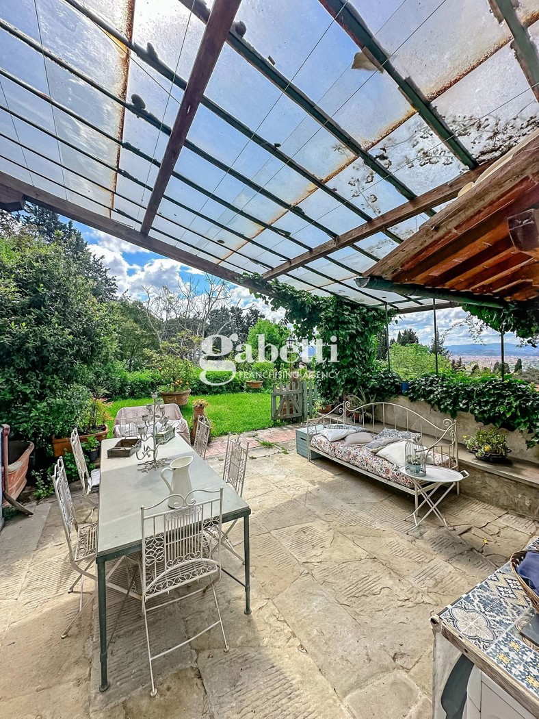 Villa Bifamiliare con giardino a Fiesole