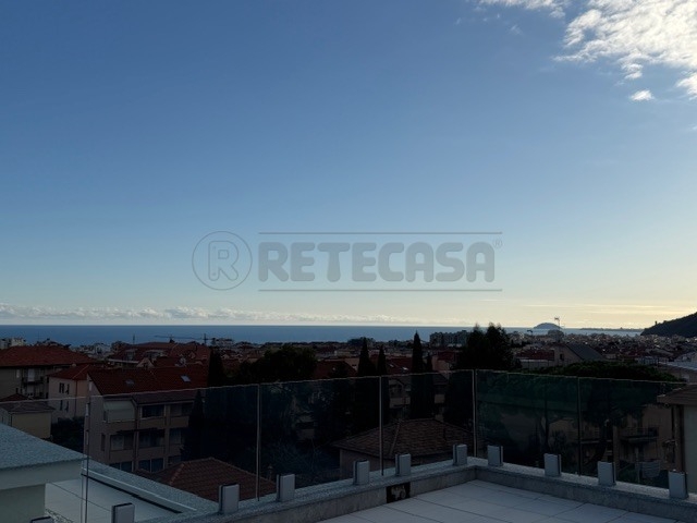 Trilocale vista mare a Loano