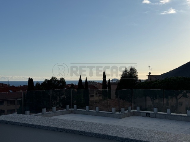 Trilocale vista mare a Loano