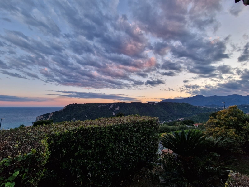 Villa vista mare a Finale Ligure