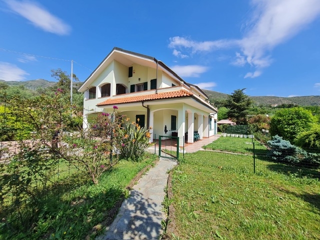 Villa vista mare a Ceriale