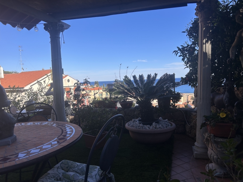 Bilocale vista mare a Pietra Ligure