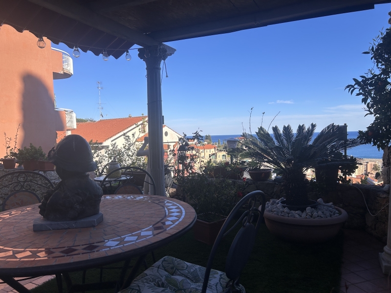 Bilocale vista mare a Pietra Ligure