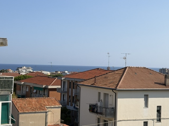 Trilocale vista mare a Loano