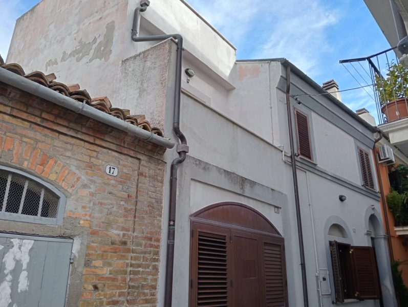 Casa indipendente con terrazzo a Casalbordino