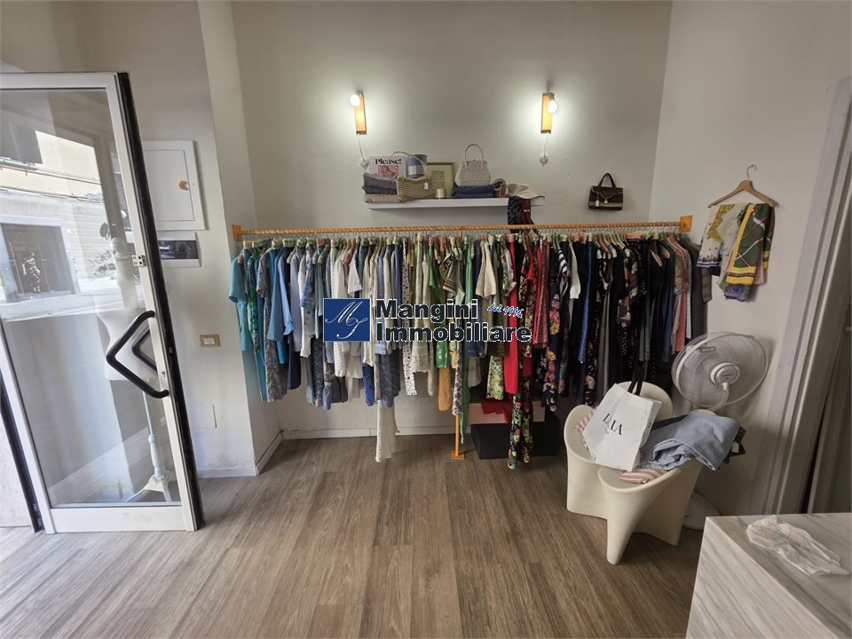 Locale commerciale in affitto a Livorno