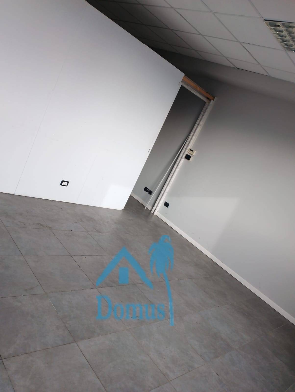 Locale commerciale in vendita a Bricherasio