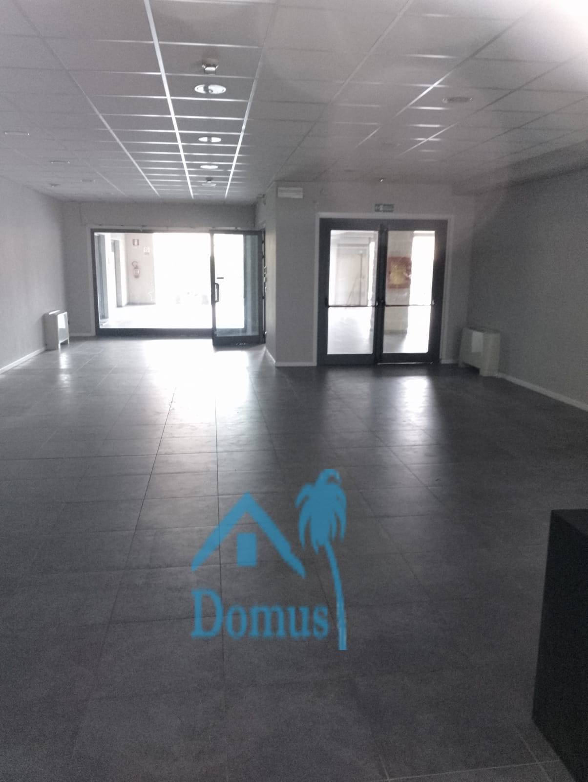 Locale commerciale in affitto a Bricherasio