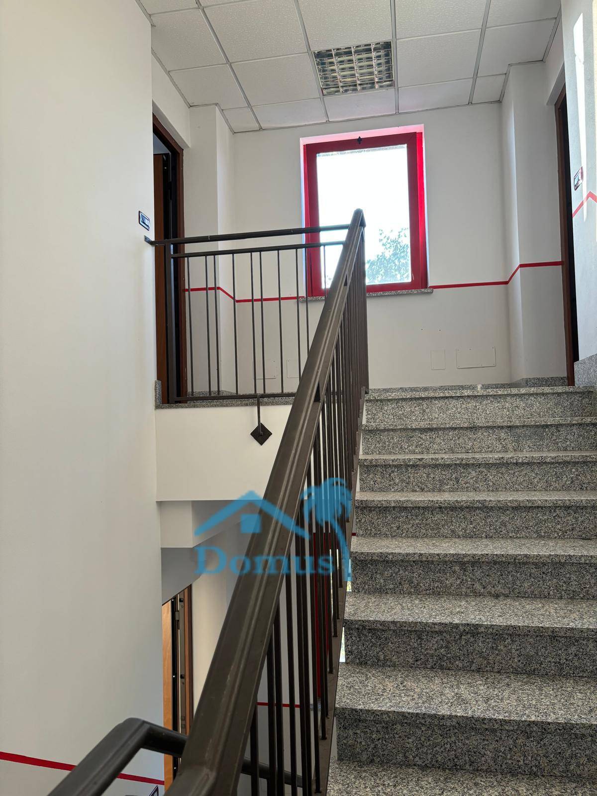 Locale commerciale in affitto a Pinerolo, Pinerolo Olimpica