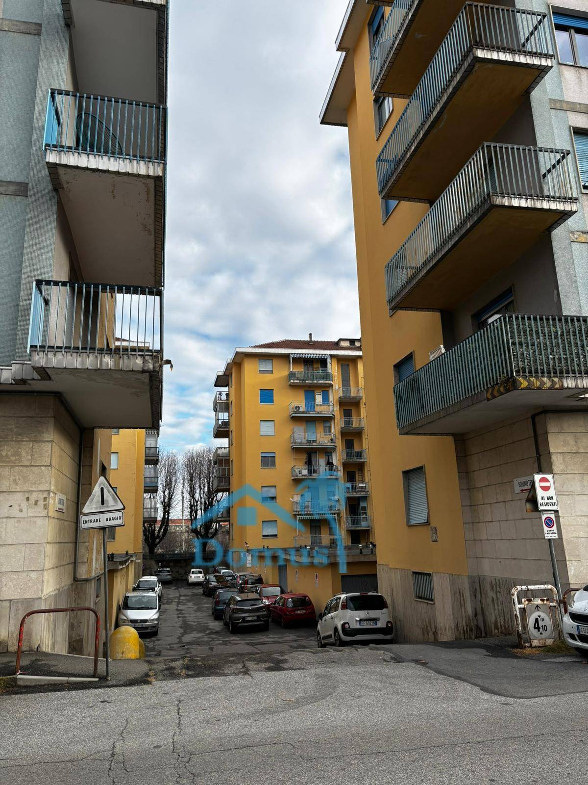 Locale commerciale in affitto a Pinerolo