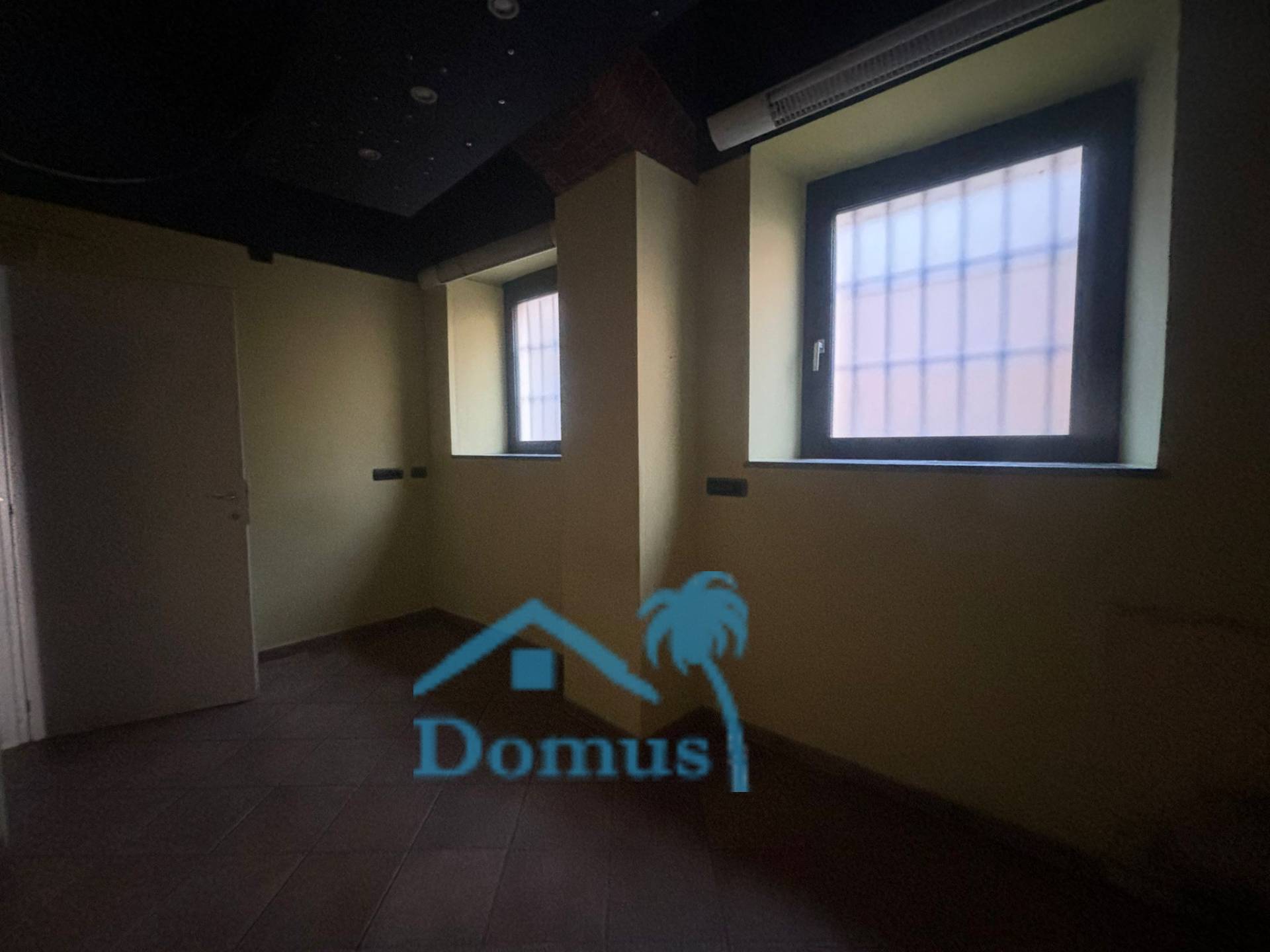 Locale commerciale in affitto a Pinerolo