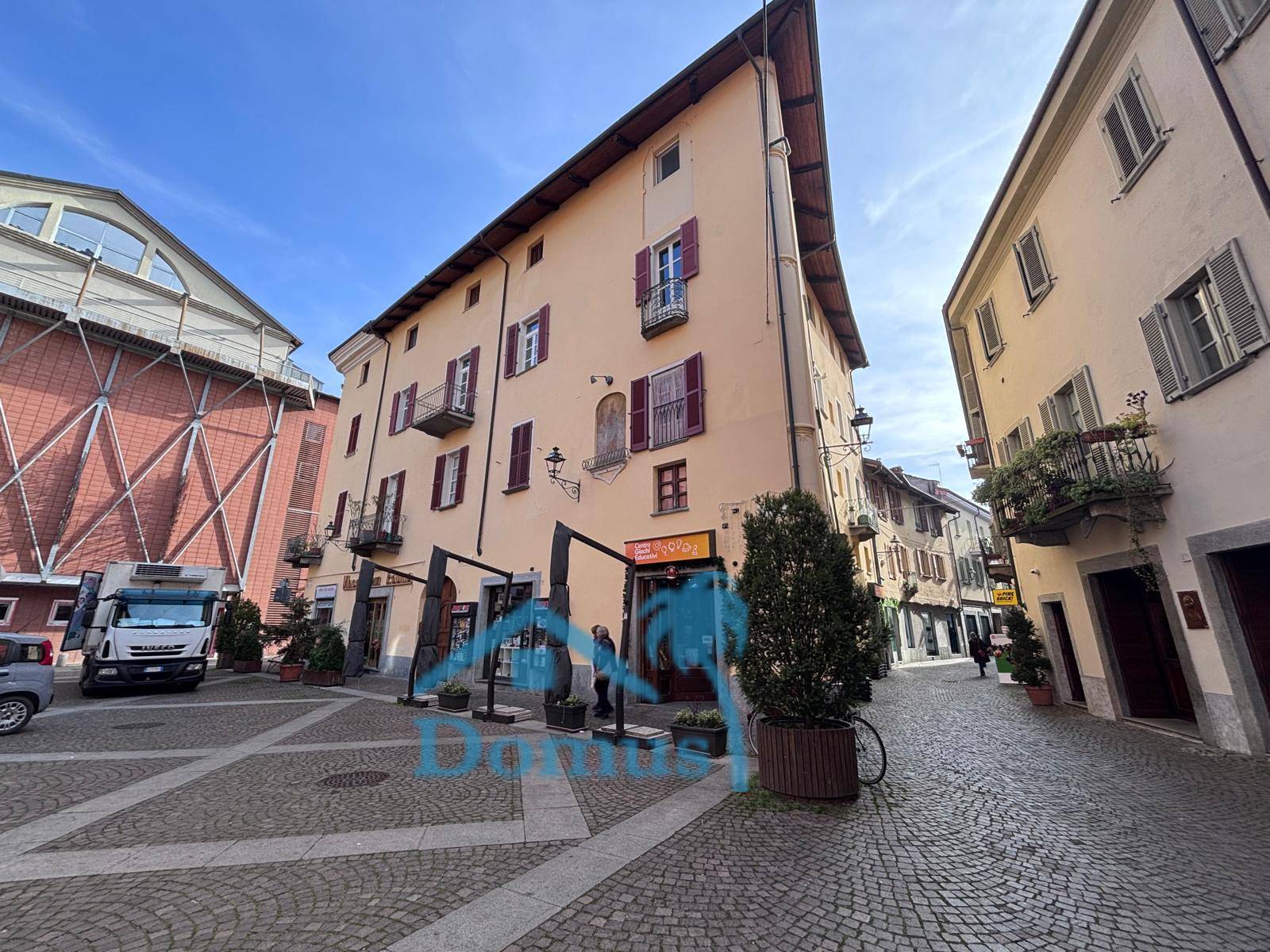 Locale commerciale in affitto a Pinerolo