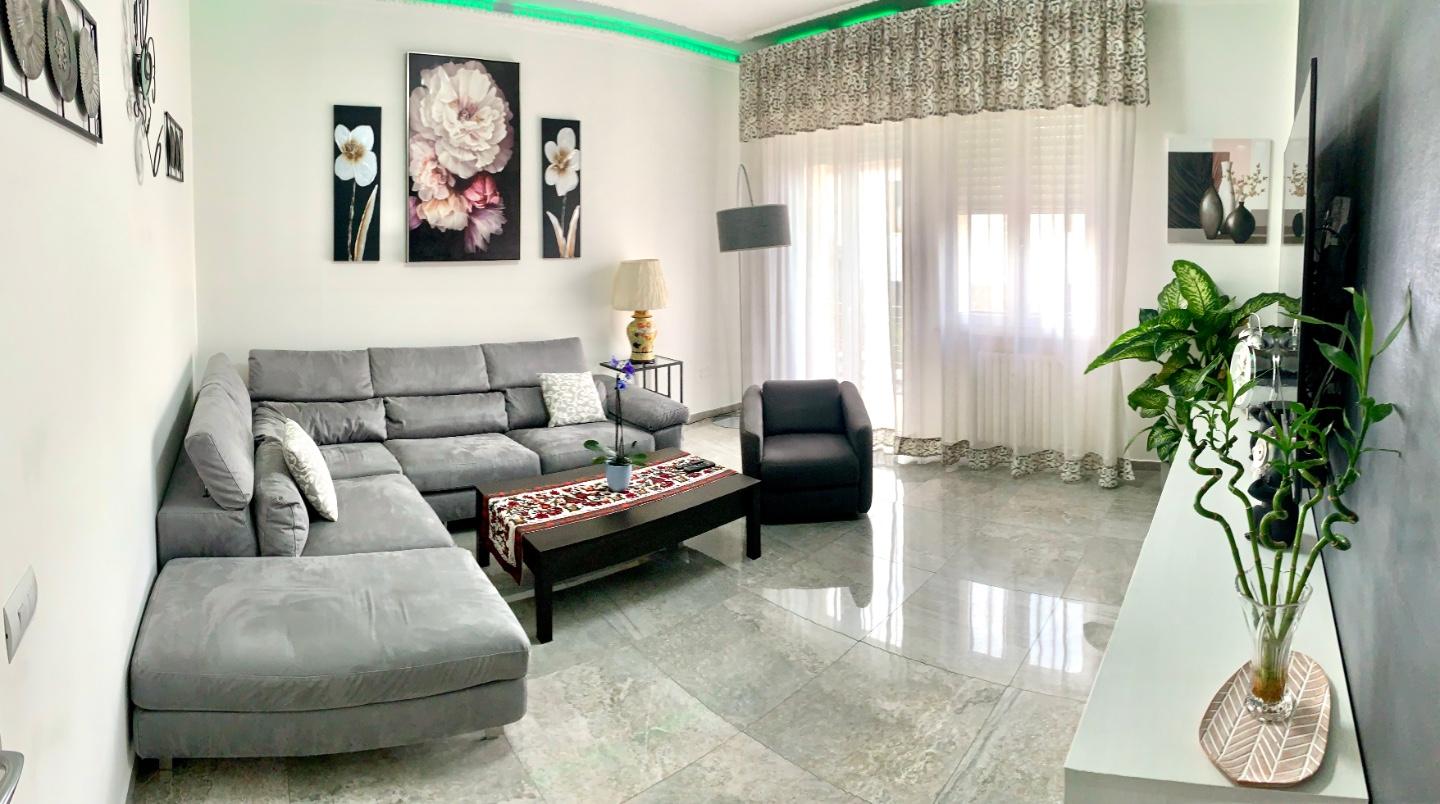 Appartamento con terrazzi, Empoli zona pretura