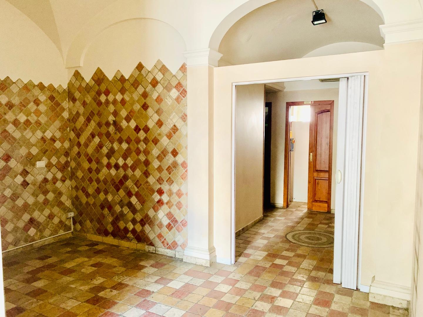 Locale commerciale in vendita a Cerreto Guidi