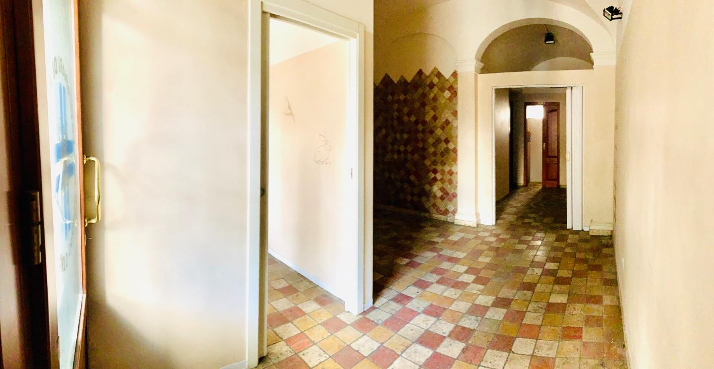 Locale commerciale in vendita a Cerreto Guidi