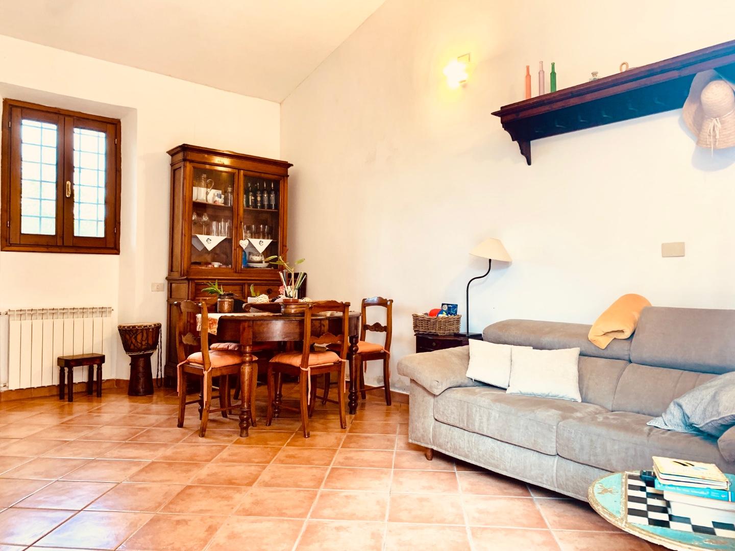 Trilocale arredato in affitto, Scandicci mosciano