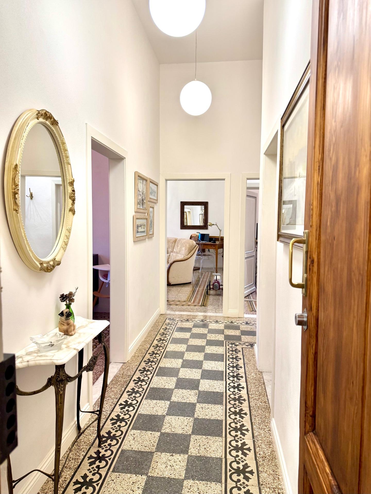 Appartamento con terrazzo, Empoli piazza gramsci